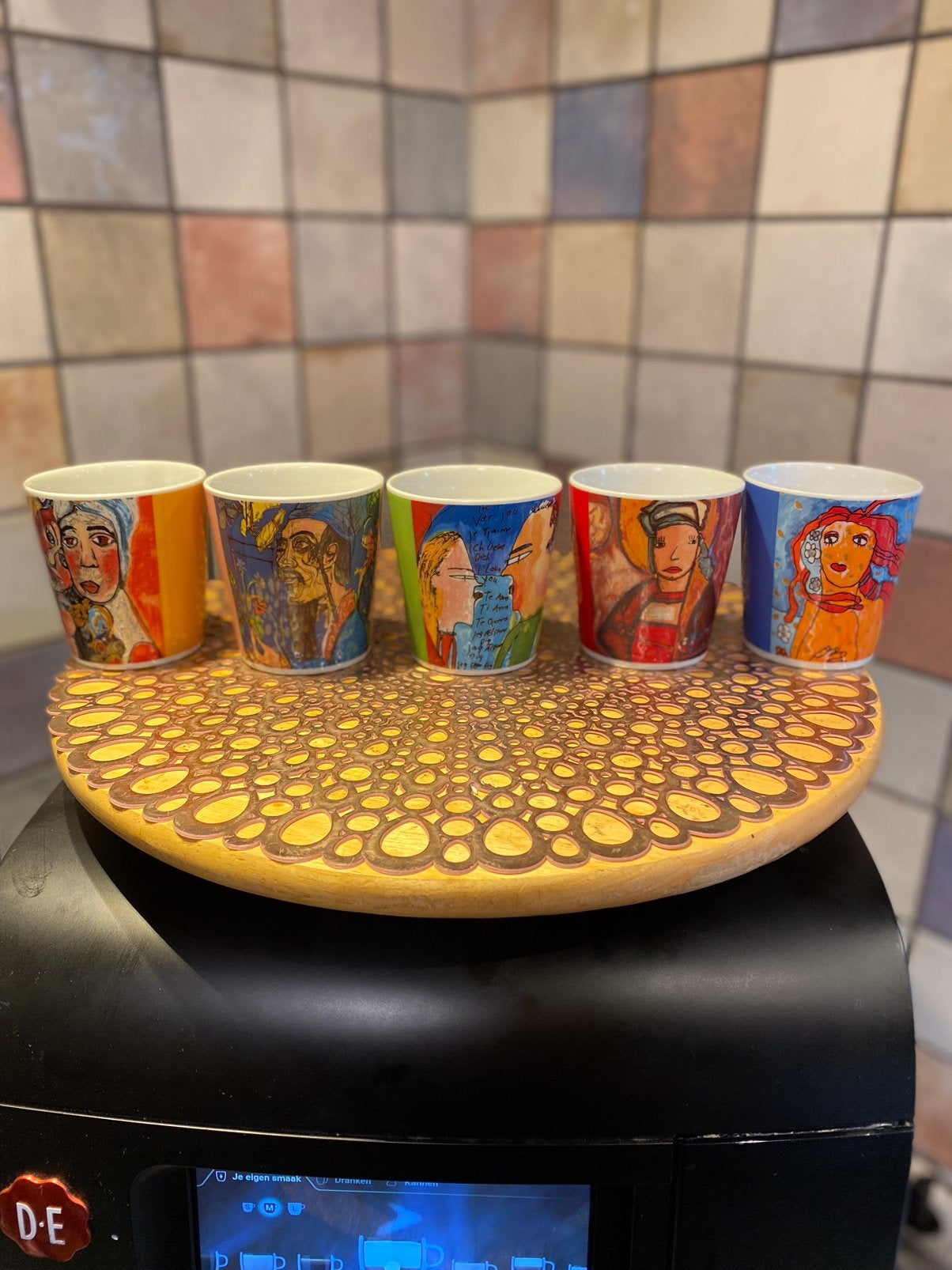 Heinrich Winterling,Marktleuthen,5 desin mokken,hoog 9 cm