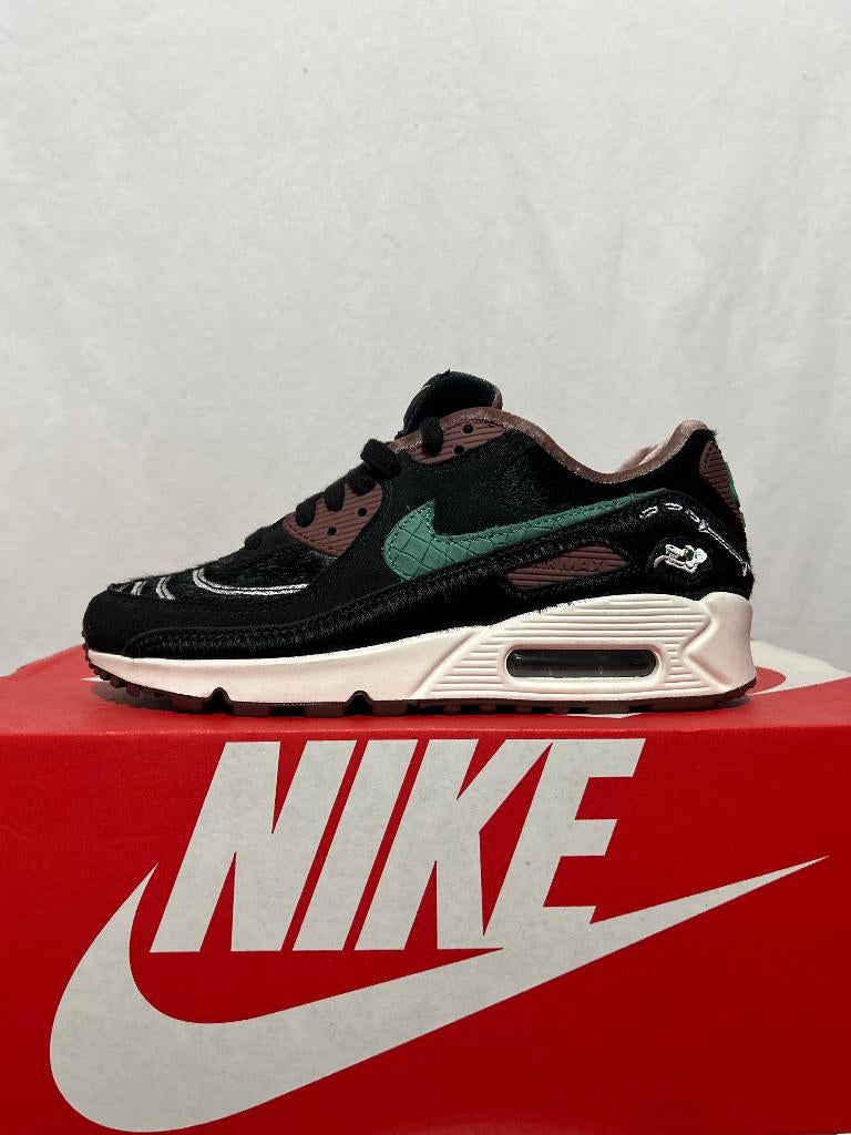 NIEUW! Maat 38,5 - Nike Air Max 90 Siempre Familia