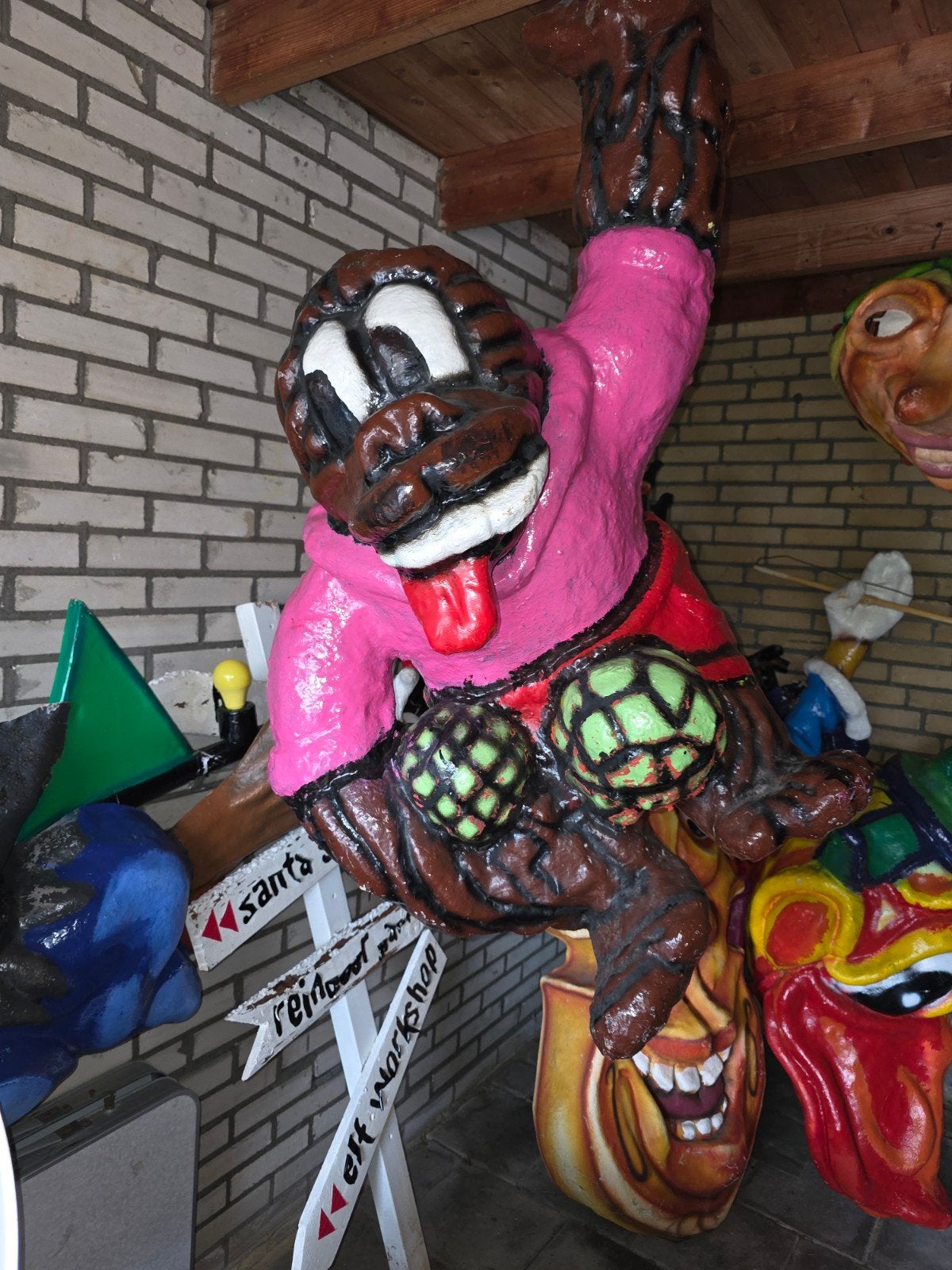 Carnavalsdecoratie aap, Ophalen, Gebruikt, Versiering, Carnaval