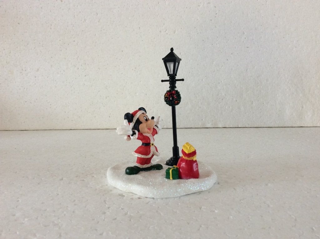 Disney Mickey mouse - beeldje - kerstdorp, Verzamelen, Disney, Ophalen of Verzenden, Mickey Mouse, Zo goed als nieuw, Beeldje of Figuurtje