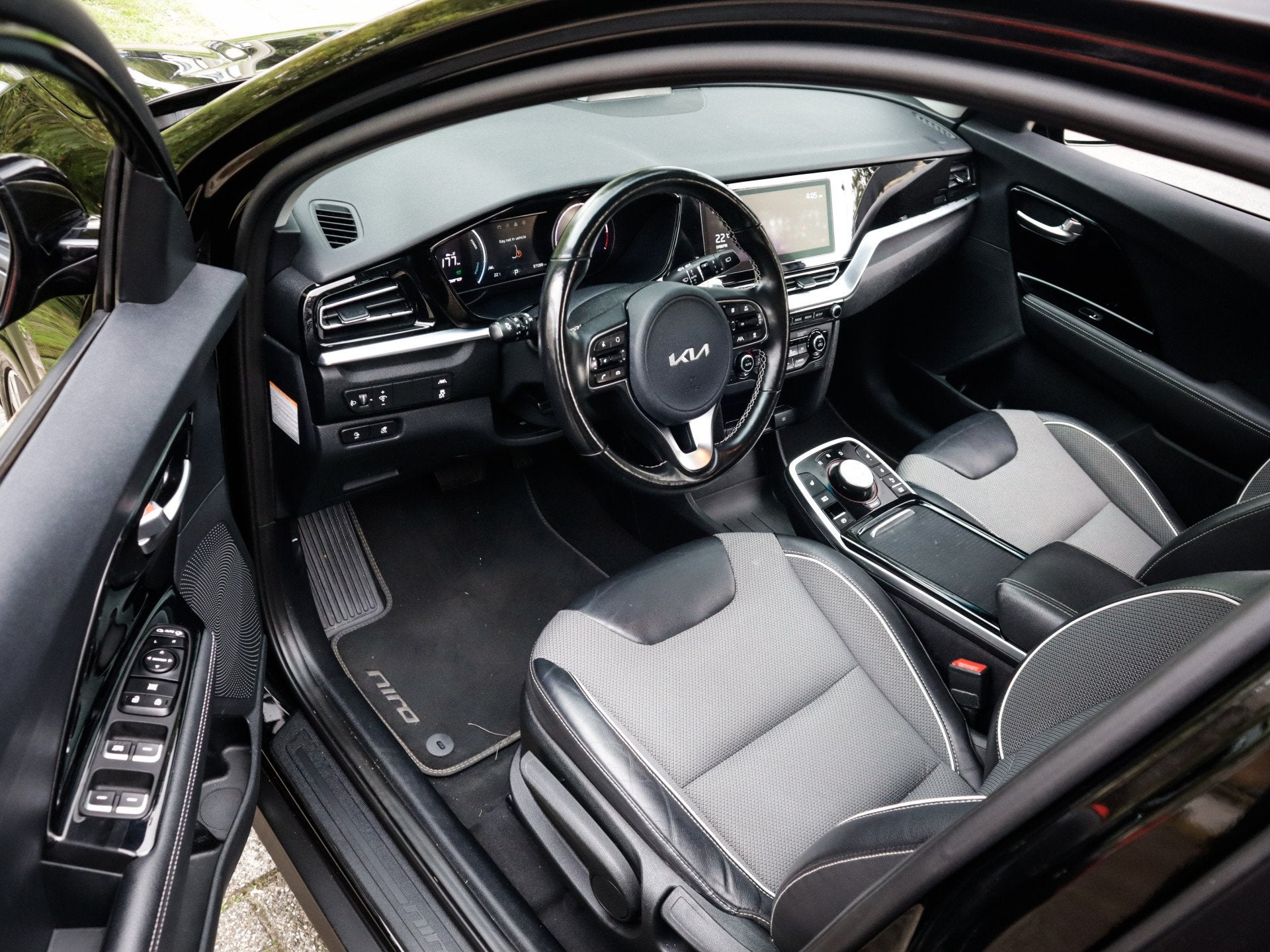 Kia e-Niro Edition 64 kWh 1e-Eig. & Dealer-Onderh BOVAG-Gara, Auto's, Gebruikt, Zwart, 1712 kg, Leder en Stof