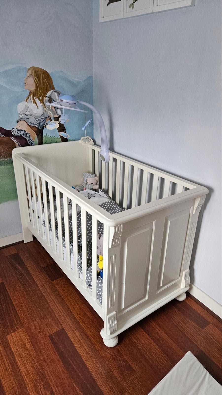 Wit baby bedje met toebehoren, Kinderen en Baby's, Kinderkamer | Complete kinderkamers, Ophalen of Verzenden, Zo goed als nieuw