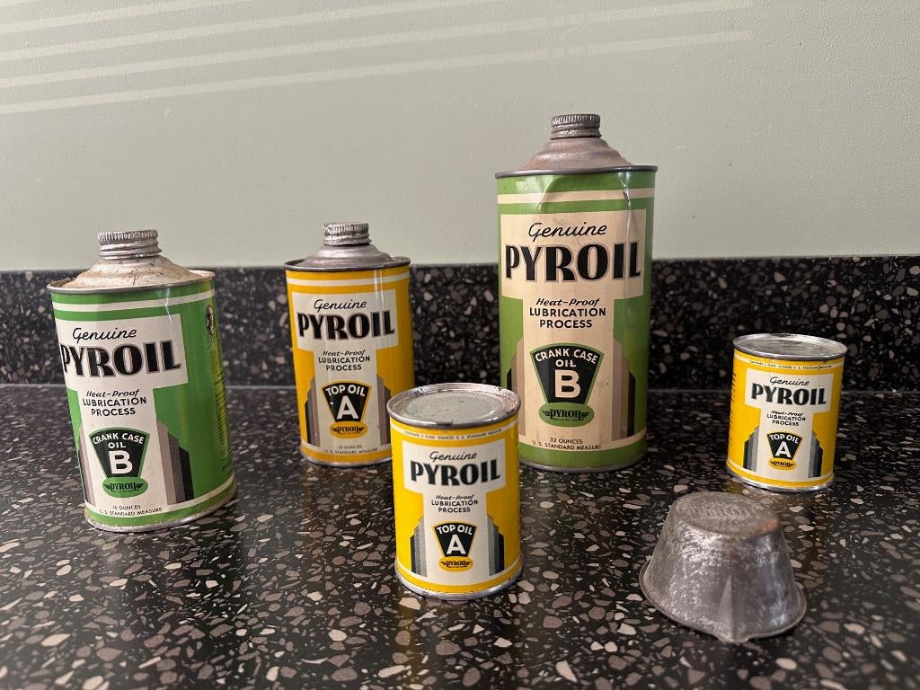 PYROIL blikken NOS. 4 verschillende uitvoeringen. Ongeopend., Ophalen of Verzenden, Gebruikt, Overige typen