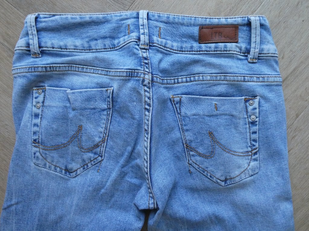 Mooie LTB Molly spijkerbroek, Low Rise, Super Slim, 28-32, Blauw, Ophalen of Verzenden, Zo goed als nieuw, LTB
