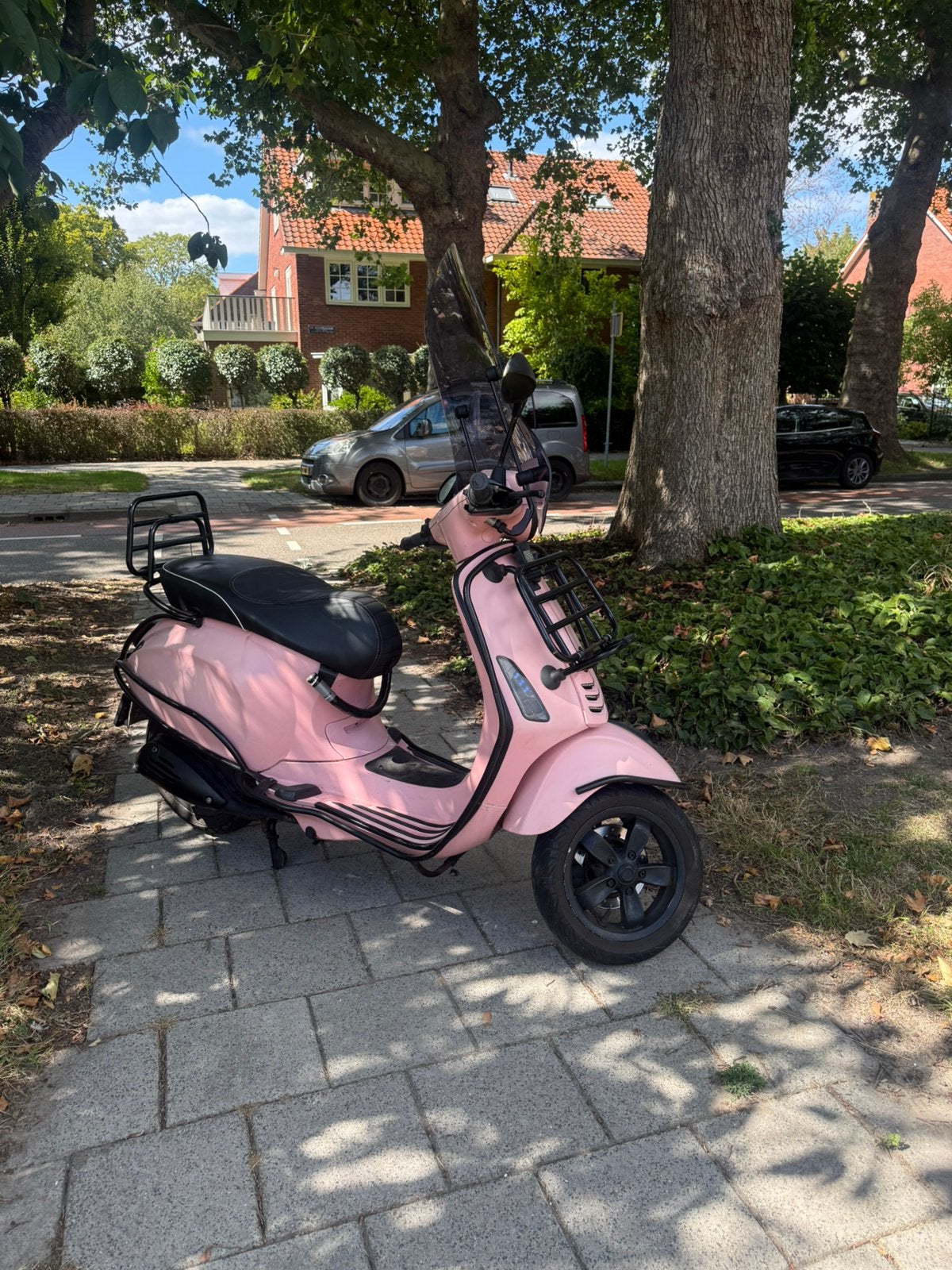 Vespa Primavera custom roze full option, Fietsen en Brommers, Ophalen of Verzenden, Zo goed als nieuw