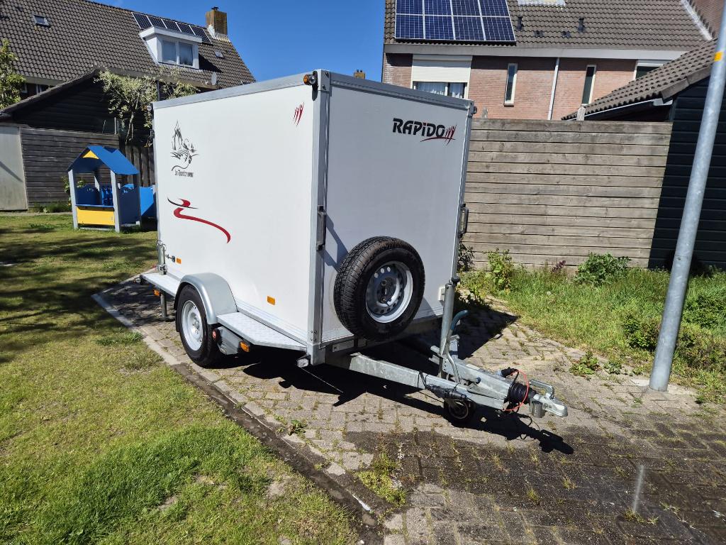 Hapert gesloten en geremde aanhanger 1350kg met mover!, Auto diversen, Aanhangers en Bagagewagens, Ophalen, Gebruikt