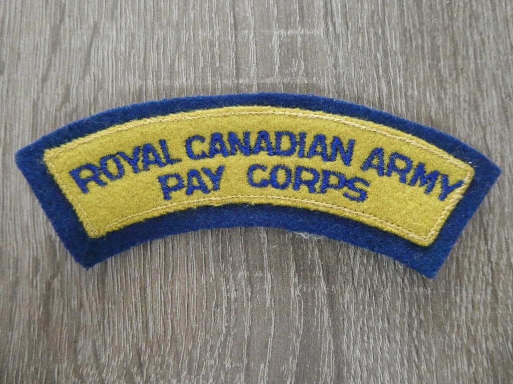 Royal Canadian Army Pay Corps shoulder sleeve., Ophalen of Verzenden, Landmacht, Engeland, Embleem of Badge
