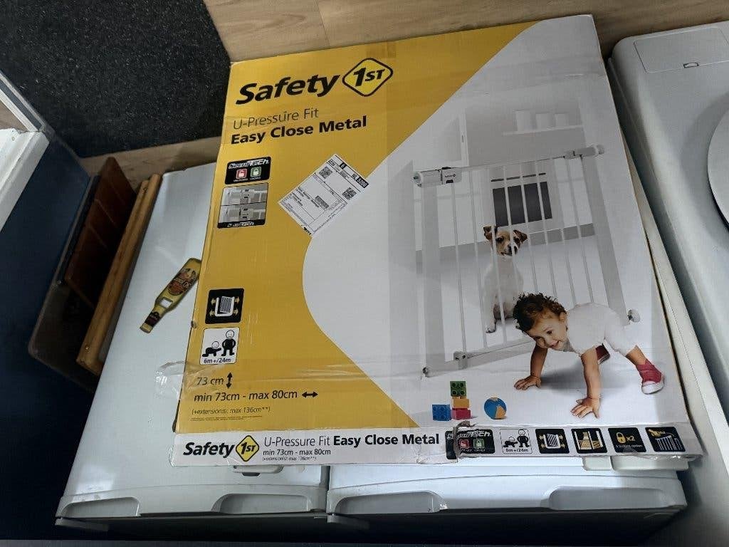 NIEUW Safety 1st Veiligheidshekje – Easy Close Metal, Kinderen en Baby's, Nieuw, Ophalen of Verzenden, Klemhekje, Metaal of IJzer