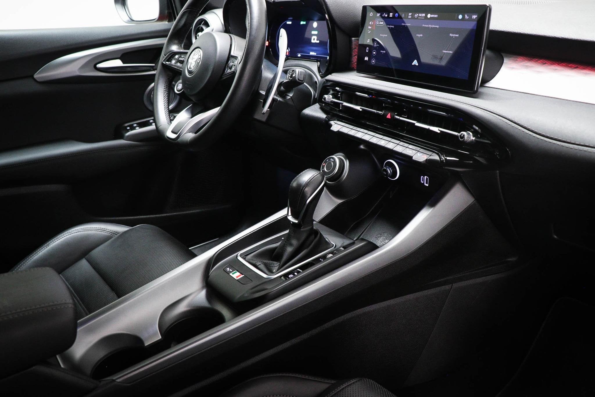 Alfa Romeo Tonale 1.5T Hybrid Edizione Speciale | LEDER / WI, Gebruikt, 4 cilinders, Leder, Bedrijf