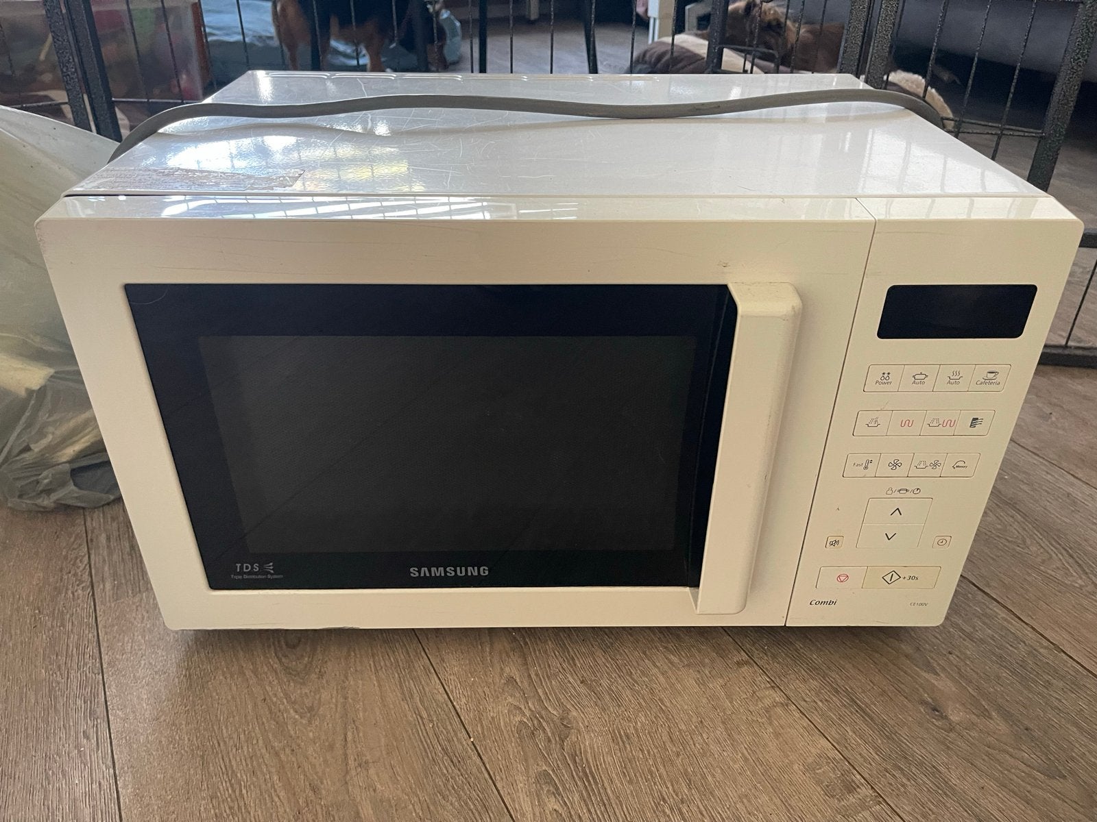 Samsung combimagnetron - Wit, Ophalen, Combimagnetron, Gebruikt, Minder dan 45 cm