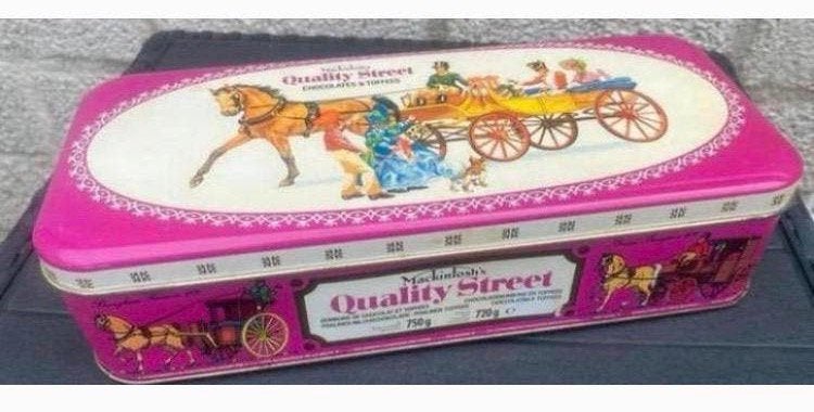 Rechthoekig blik van Quality Street. Afm. 26x11x6,5 cm., Verzamelen, Blikken, Ophalen of Verzenden, Zo goed als nieuw, Overige
