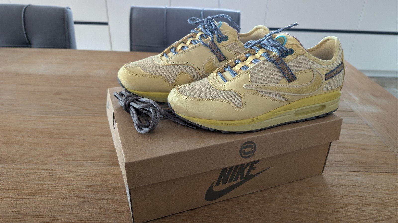Nike Air Max 1 Saturn Gold Travis Scott, Kleding | Heren, Schoenen, Nike air max, Overige kleuren, Ophalen of Verzenden, Sneakers of Gympen