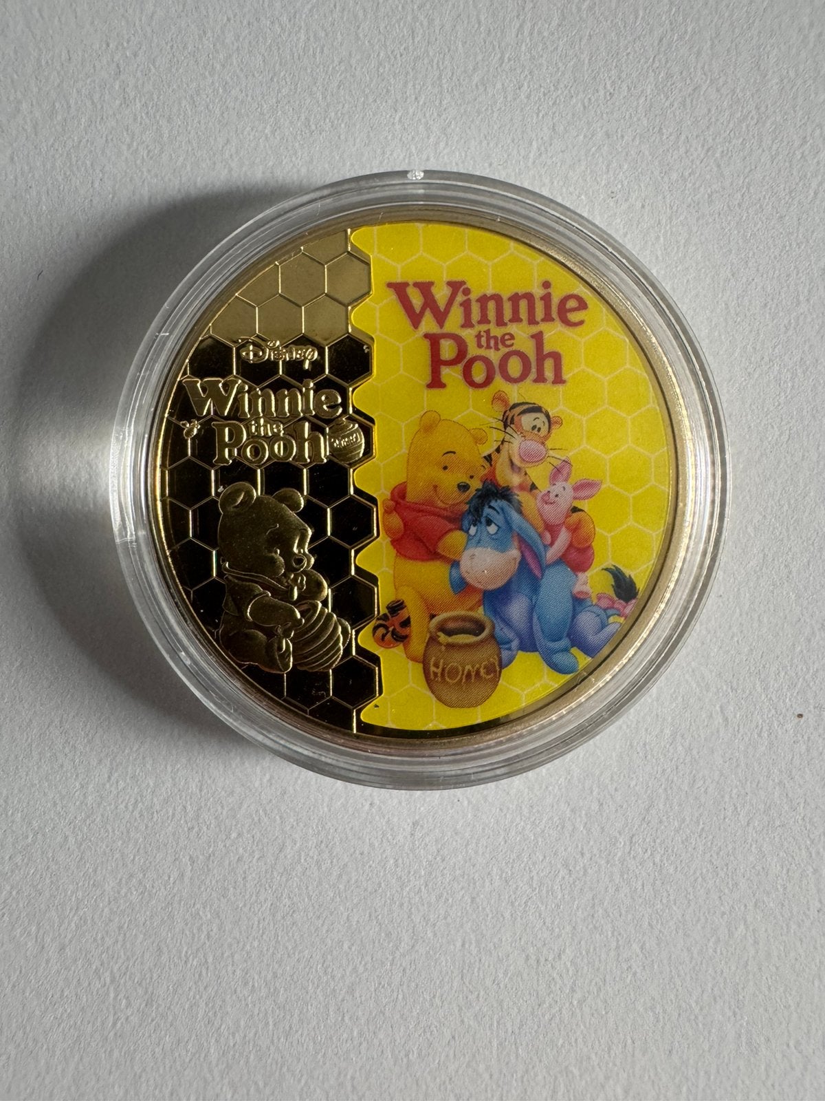 Walt Disney munt in cap Winnie the Pooh Eeyore Piglet Tigger, Verzamelen, Ophalen of Verzenden, Winnie de Poeh of vrienden, Nieuw