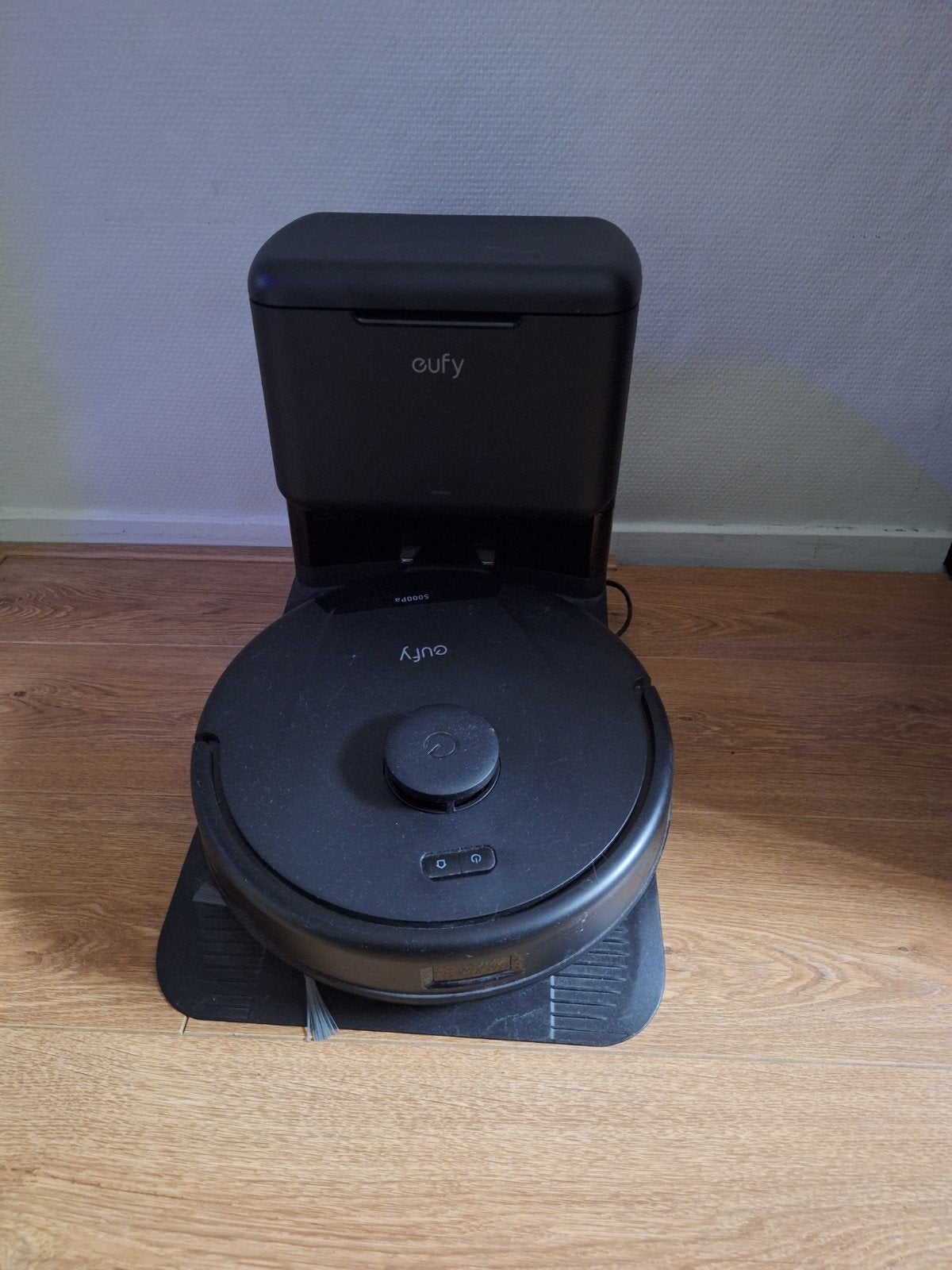 Eufy Robotstofzuiger L60 SES met zelflegende basis, Ophalen, Zo goed als nieuw, Robotstofzuiger, Reservoir