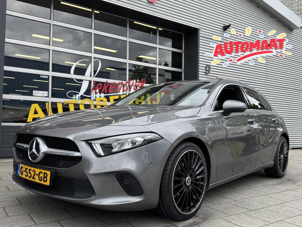 Mercedes-Benz A-klasse 180 Business Solution - Navigatie / A, Gebruikt, 4 cilinders, Leder, Bedrijf