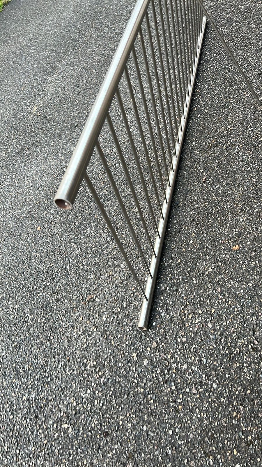 Balkonhek hek 232 lang rvs, Ophalen, 100 tot 250 mm, Schroeven, Zo goed als nieuw