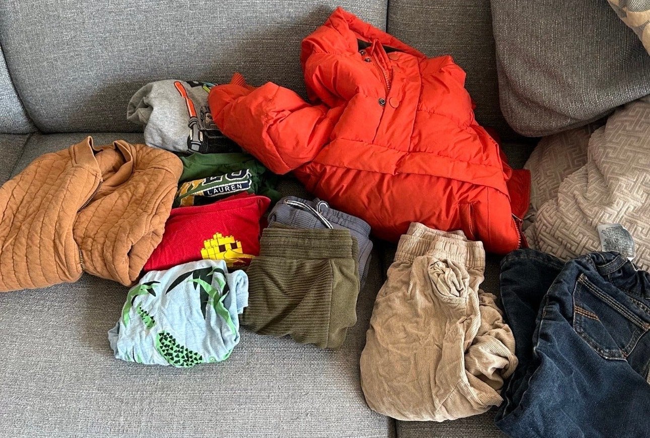 Tas met jongenskleding maat 110, Ophalen, Gebruikt, Jongen, Setje