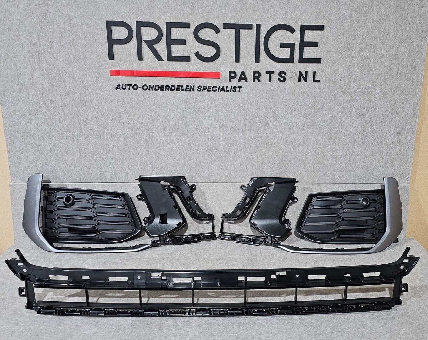 VOORBUMPER ROOSTERS AUDI A6 C8 S-LINE S6 SET GRILLE KAPJES, -, Voor, Nieuw, Ophalen of Verzenden
