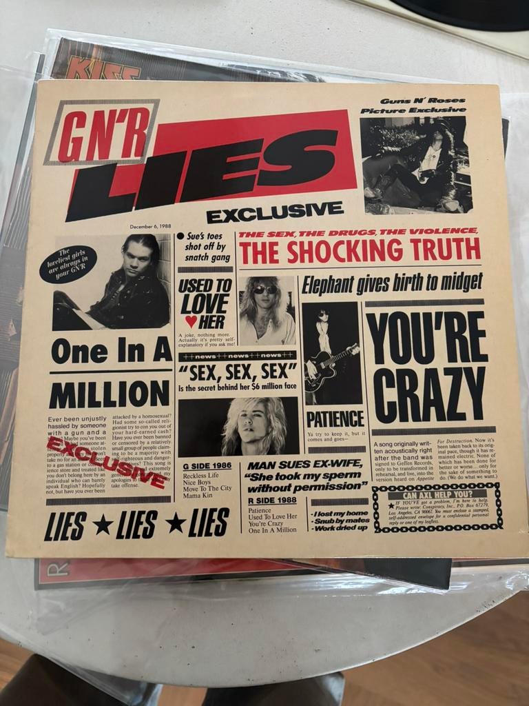 Guns n roses lies lp duits 1988! origineel duitse persing nm, Cd's en Dvd's, Vinyl | Hardrock en Metal, Ophalen of Verzenden, Zo goed als nieuw