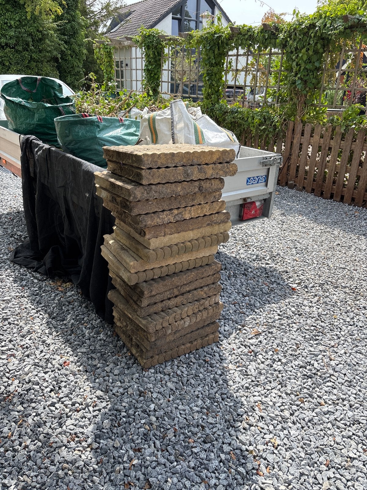 Gratis af te halen. 17 betonnen bielzen (40x50x6cm), Ophalen, Gebruikt, 25 tot 50 cm, Biels