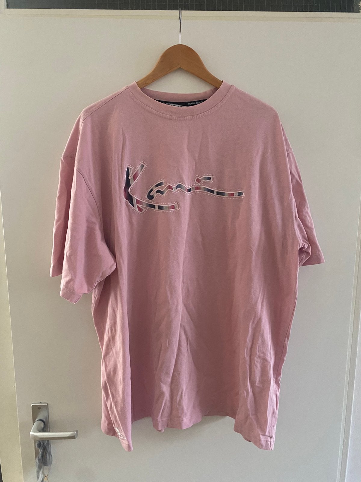 Karl kani t shirt, Ophalen of Verzenden, Gedragen, Overige maten, Roze