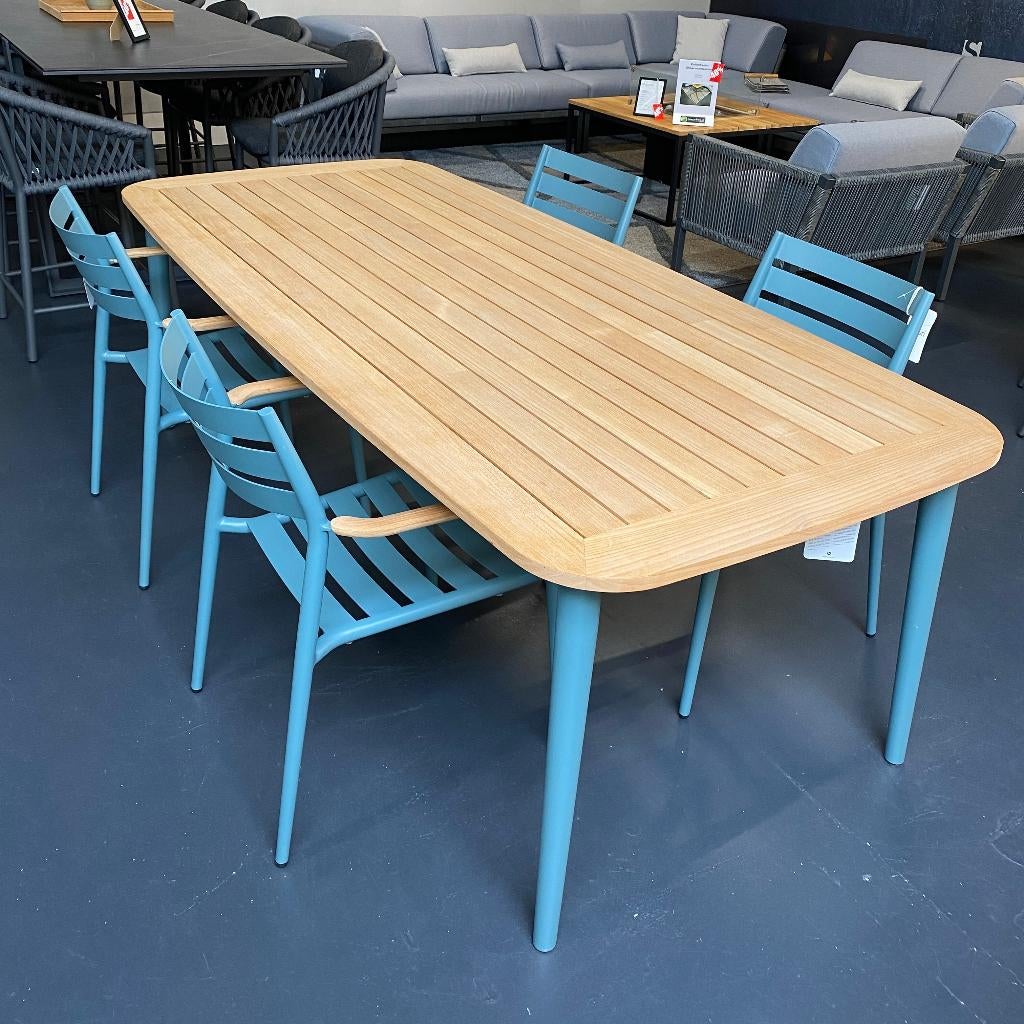Tuinset Solpuri tafel en stapelstoel 4 stuks aluminium+teak, Tuin en Terras, Ophalen, 4 zitplaatsen, Teakhout, Nieuw