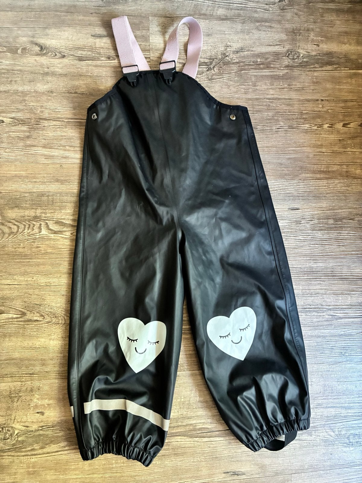 Zwarte regenbroek met hartjes en reflectoren, maat 98/104, Ophalen of Verzenden, Zo goed als nieuw, Meisje