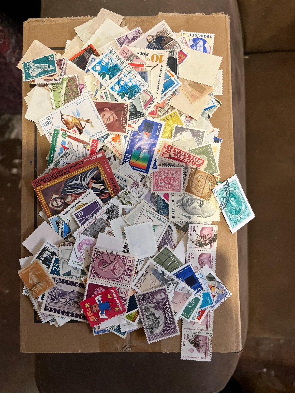 Wereld Postzegels Afgeweekt - ca. 1 kg Mix, Ophalen of Verzenden, Overige landen, Gestempeld