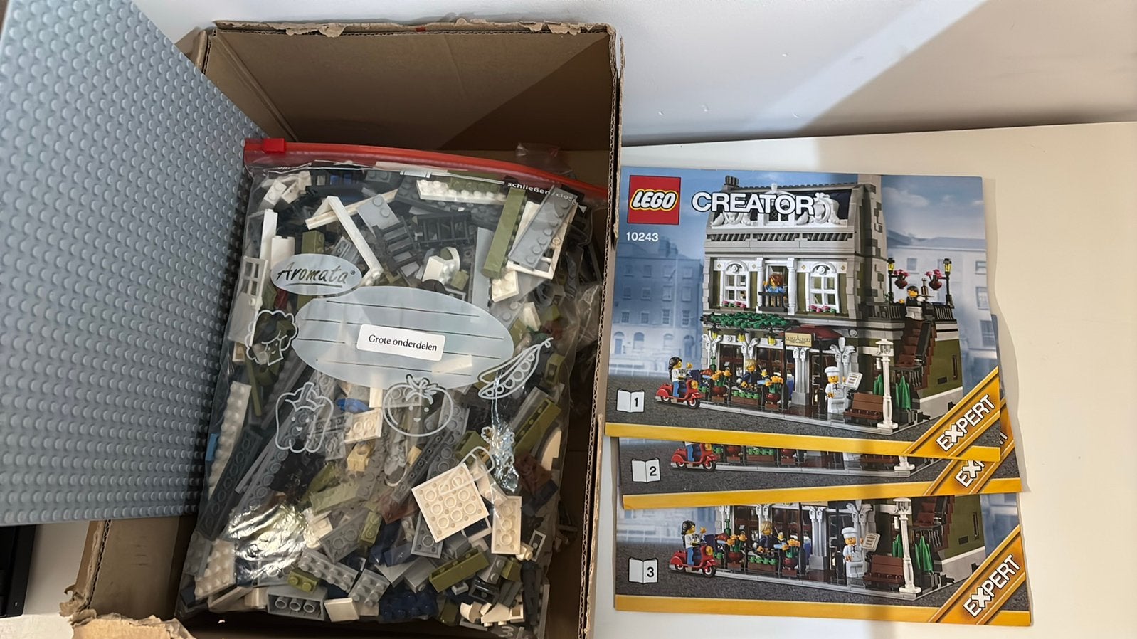 Lego set 10243 frans restaurant incl boekjes, Ophalen of Verzenden, Zo goed als nieuw, Complete set, Lego