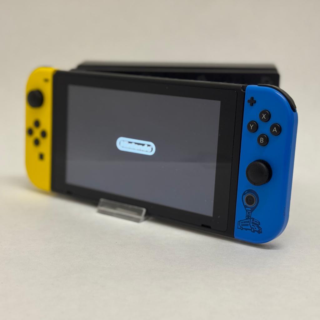 Nintendo Switch V2 Fortnite Edition, Spelcomputers en Games, Spelcomputers | Nintendo Switch, Zo goed als nieuw
