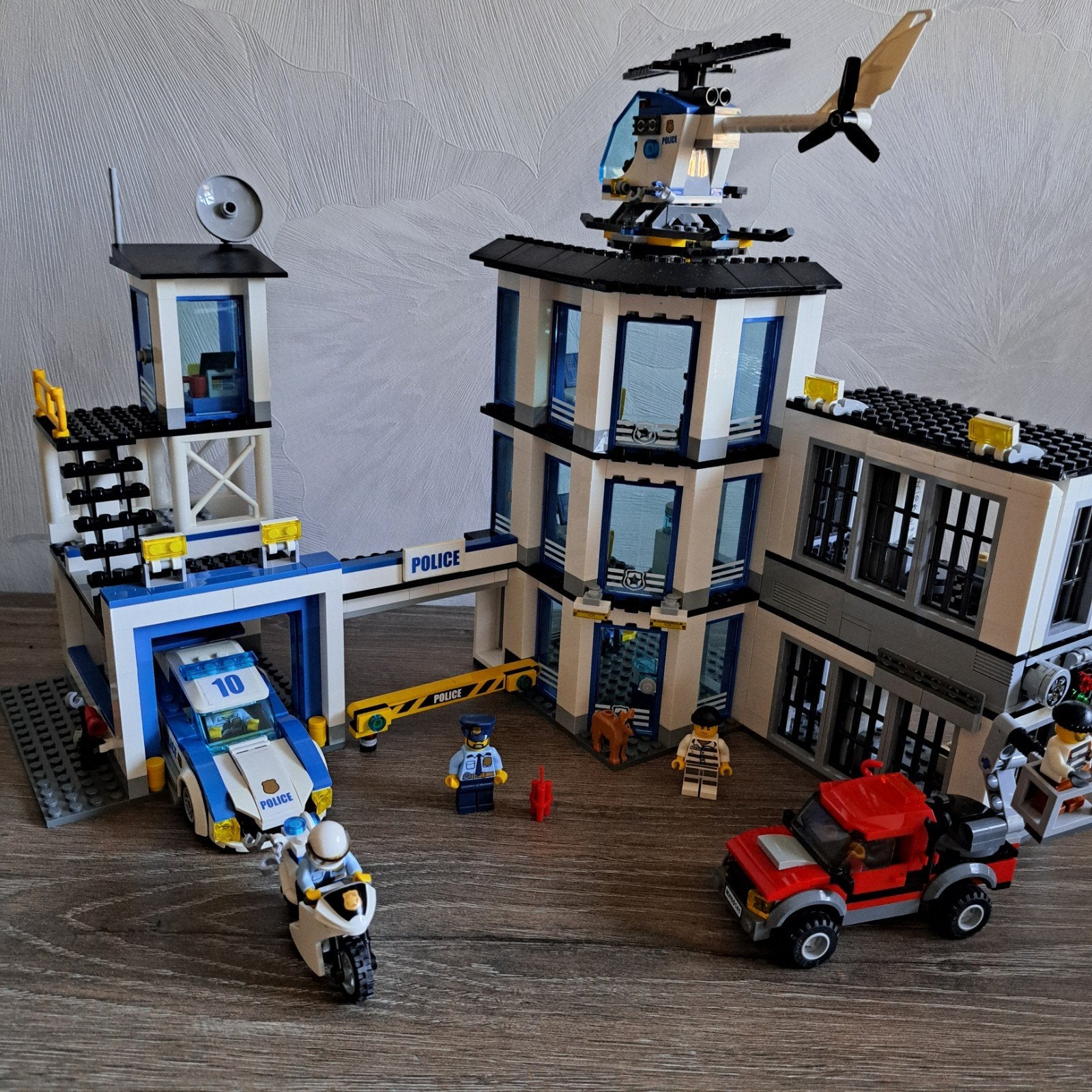 Lego City Politiebureau 60141, Kinderen en Baby's, Speelgoed | Duplo en Lego, Compleet, Lego, Ophalen of Verzenden, Complete set