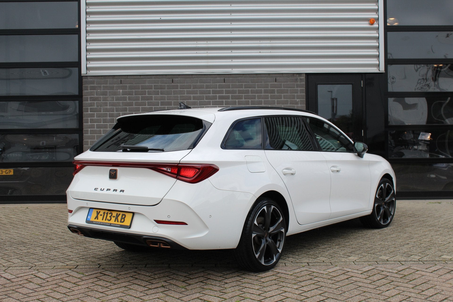 CUPRA Leon Sportstourer 1.4 e-Hybrid VZ Adrenaline / Carplay, Auto's, 77 km/l, Gebruikt, 4 cilinders, Met garantie (alle)