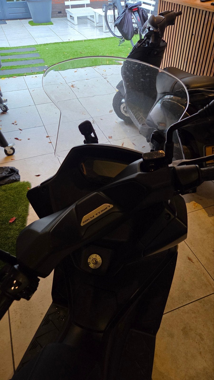 Zeer nette Kymco Sky Town 50cc – slechts 395 km gereden!, Fietsen en Brommers, Ophalen, Overige modellen, Zo goed als nieuw, Benzine