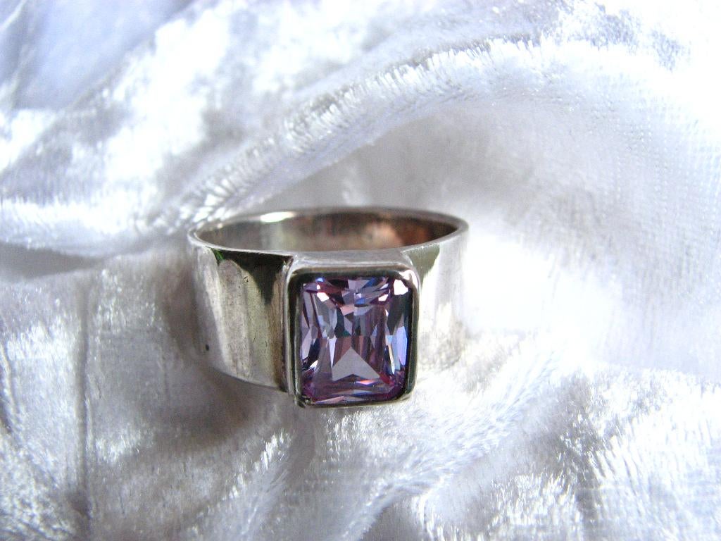 Mooie Brede Zilveren Ring met diep paarse Amethist, Sieraden, Tassen en Uiterlijk, Antieke sieraden, Verzenden, Zilver, Ring, Met edelsteen