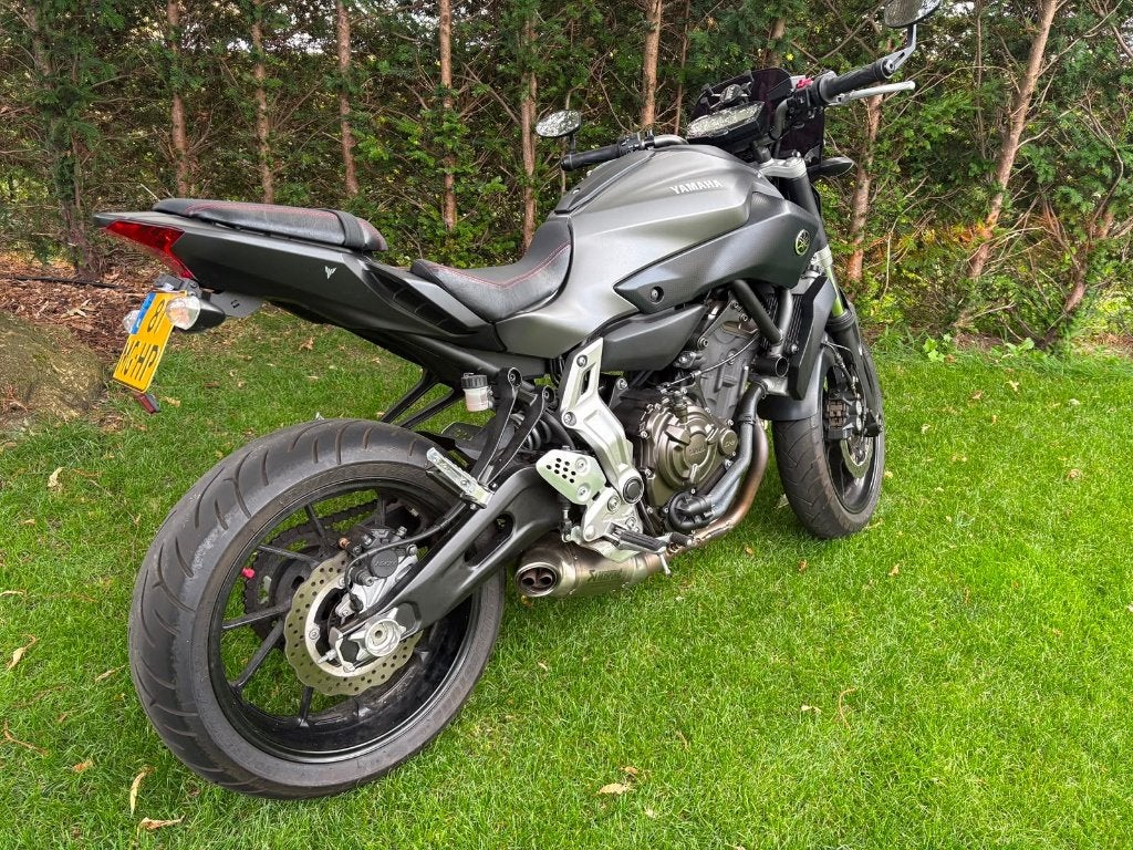 Yamaha MT-07 l 4878km! l AKRAPOVIČ l ABS l A l Comfort Seat, 700 cc, 2 cilinders, Occasion, Motorrijbewijs A