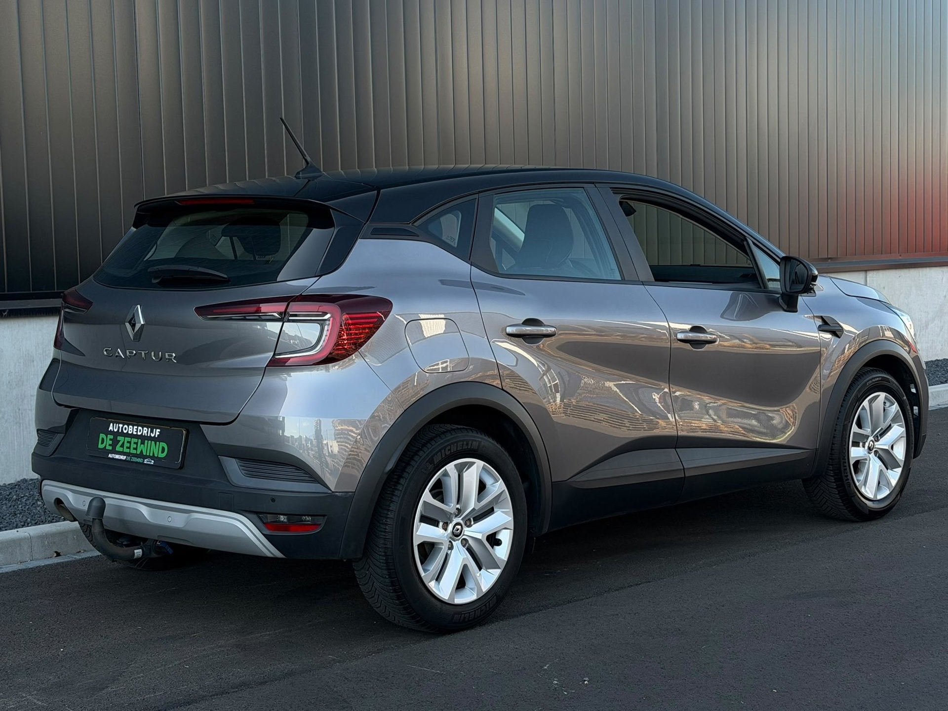 Renault Captur 1.0 TCe 90 Zen|Navi|Trekhaak|Rijklaar, Auto's, Voorwielaandrijving, Gebruikt, Euro 6, 635 kg