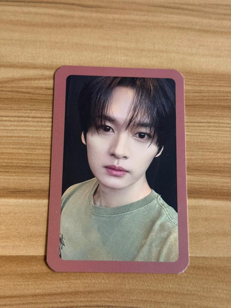 Stray Kids Lee Know photo card dominate, Ophalen of Verzenden, Zo goed als nieuw, Foto of Kaart