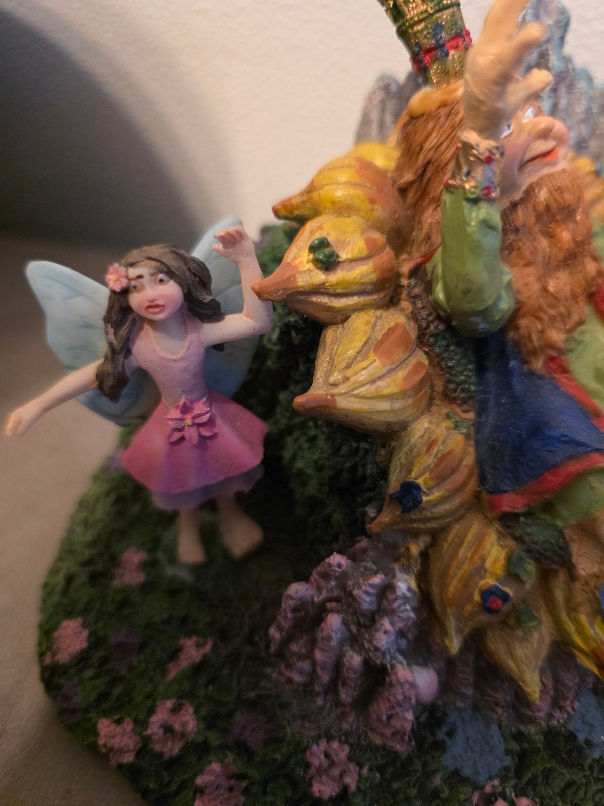 Luville Efteling koning Oberon met elfjes, Ophalen of Verzenden, Zo goed als nieuw, Beeldje of Poppetje