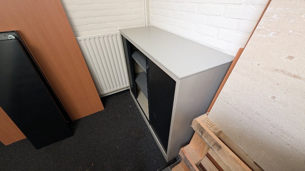 Twee roldeurkasten 1,20 en 1,00 hoog, gratis af te halen, Ophalen, 100 tot 150 cm, 100 tot 150 cm, Modern