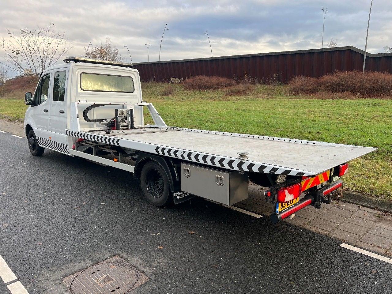 Mercedes-Benz Sprinter 519 Schufplateau 3.0 V6 (bj 2021), Automaat, Achterwielaandrijving, Lederen bekleding, Euro 6