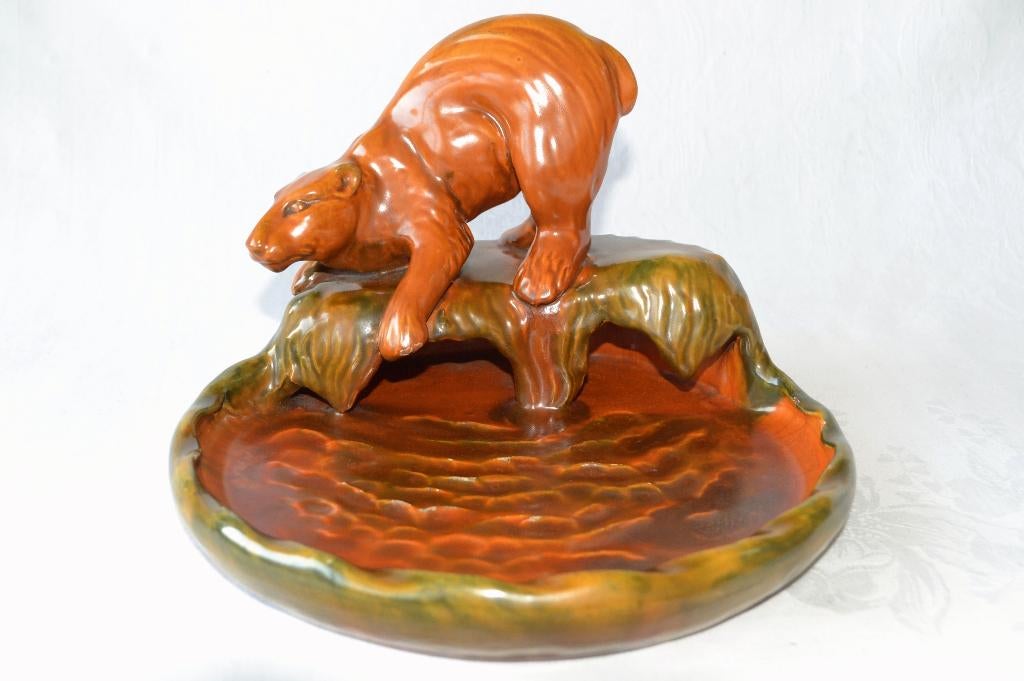 P. Ipsen, keramiek - Terracotta Vide poche / schaal met beer, Antiek en Kunst, Antiek | Keramiek en Aardewerk, Ophalen of Verzenden
