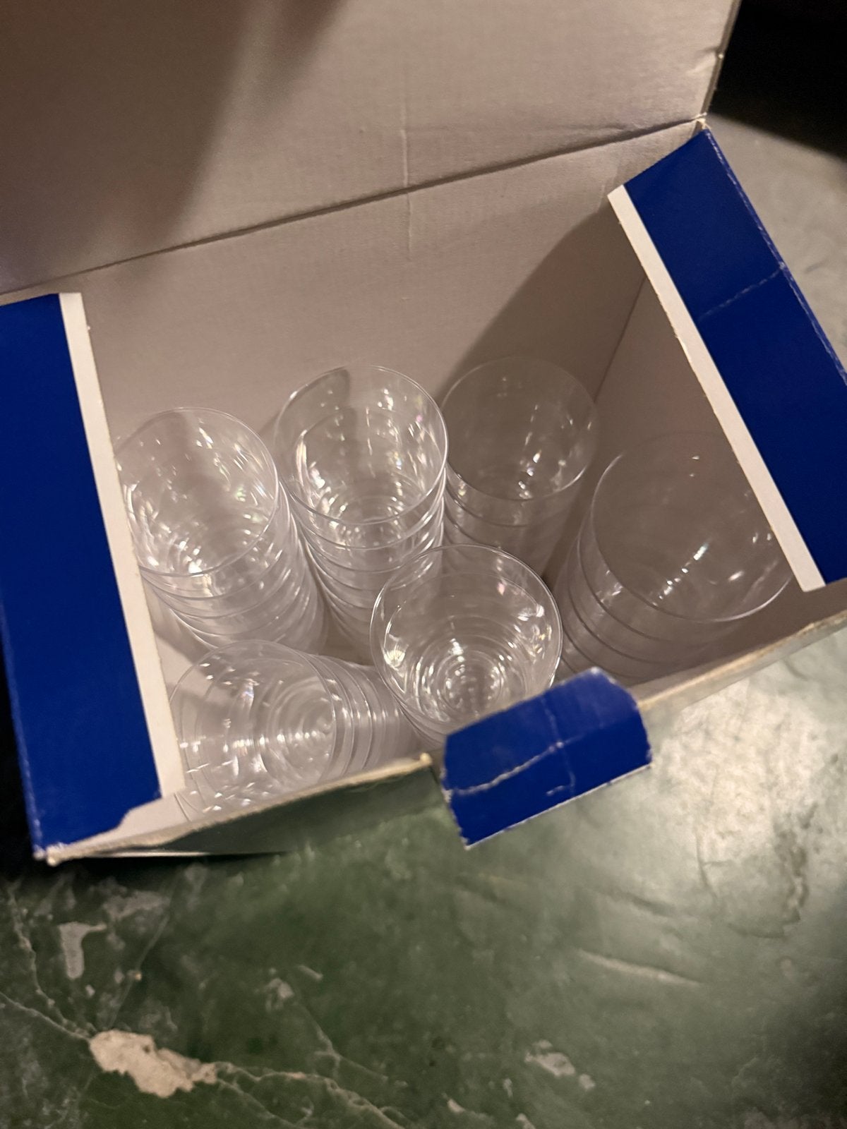 Partij transparante plastic wijnglazen, Ophalen, Gebruikt, Kunststof, Wit