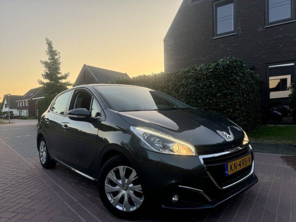 Peugeot 208 1.6 HDI NAVI CLIMA CRUISE EURO 6 LAGE KM, Gebruikt, Euro 6, 4 cilinders, Origineel Nederlands