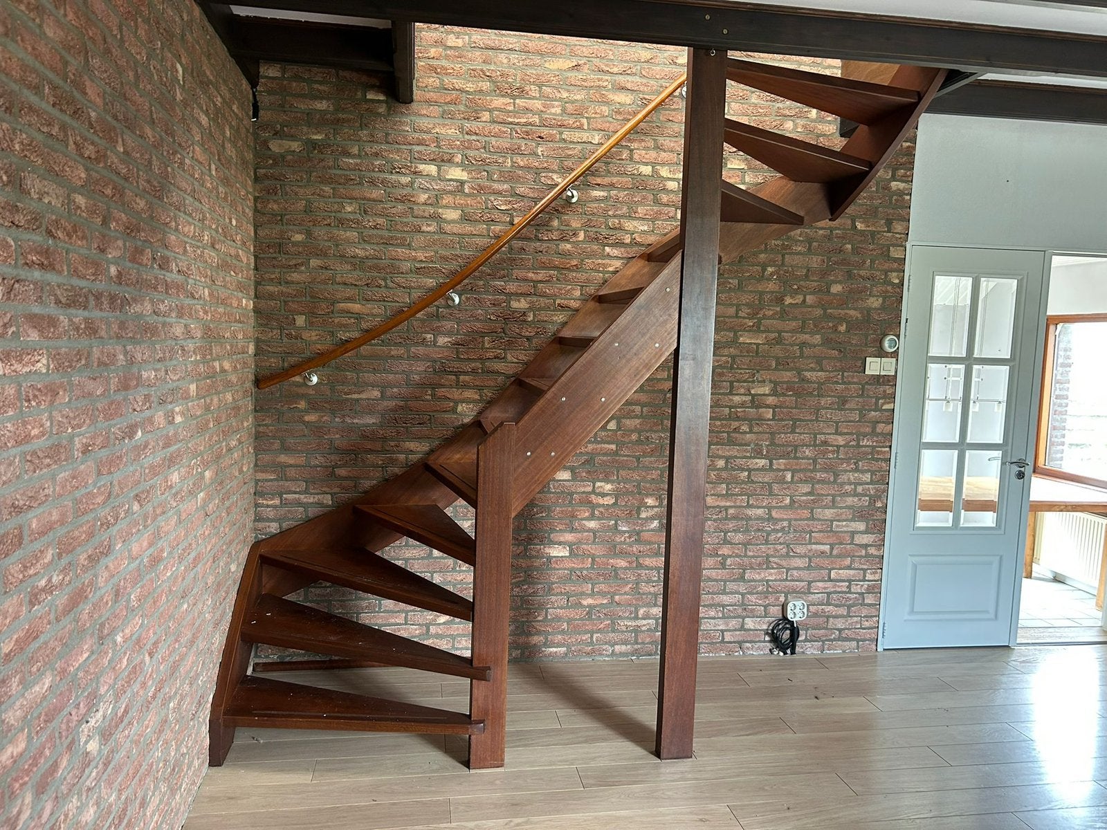 Houten spiltrap/draaitrap, Ophalen, Zo goed als nieuw