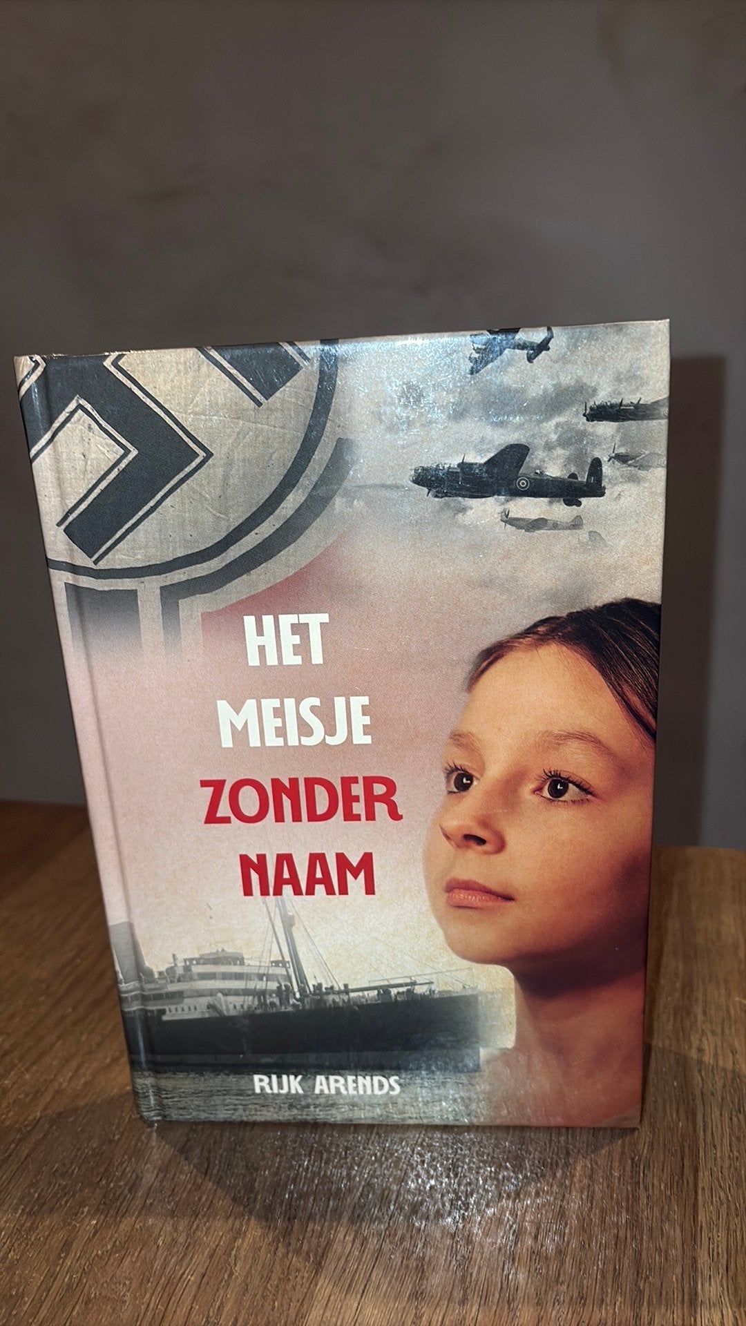 KR-7 Rijk Arends Het meisje zonder naam, Ophalen of Verzenden, Zo goed als nieuw