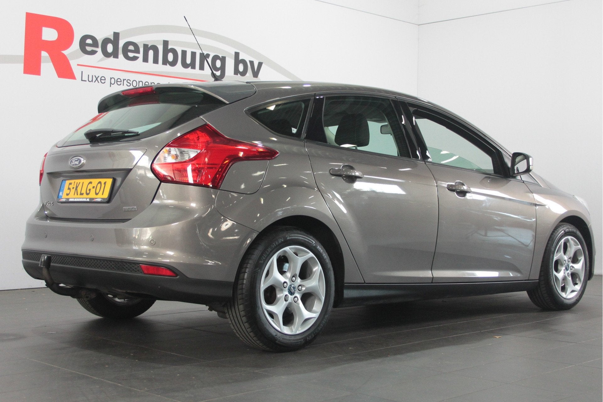 Ford Focus 1.0 EcoBoost Trend - Navi / Bluetooth / Trekhaak, Auto's, Euro 5, 101 pk, Gebruikt, Bruin