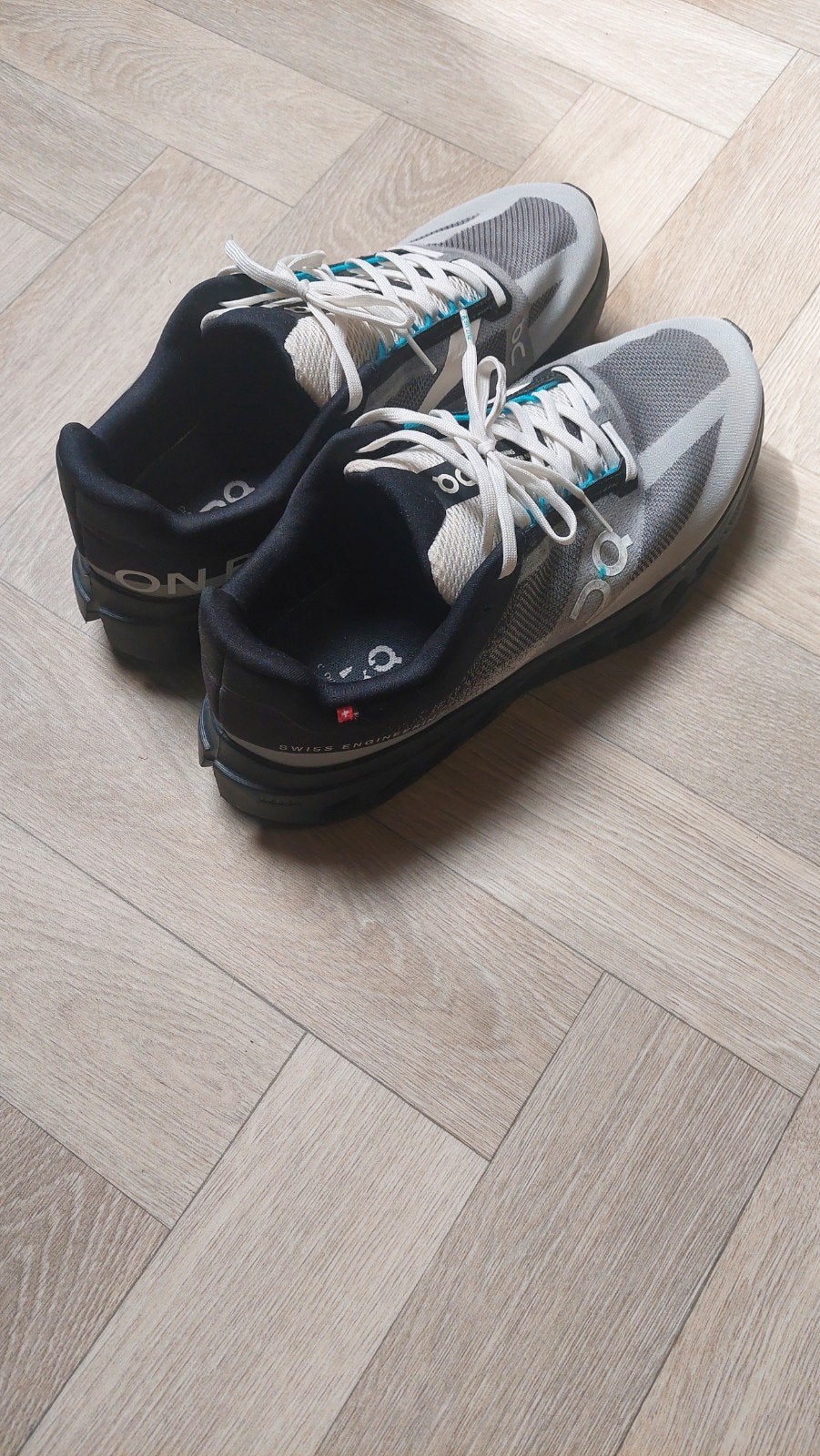 On cloud, Ophalen of Verzenden, Zo goed als nieuw, Schoenen