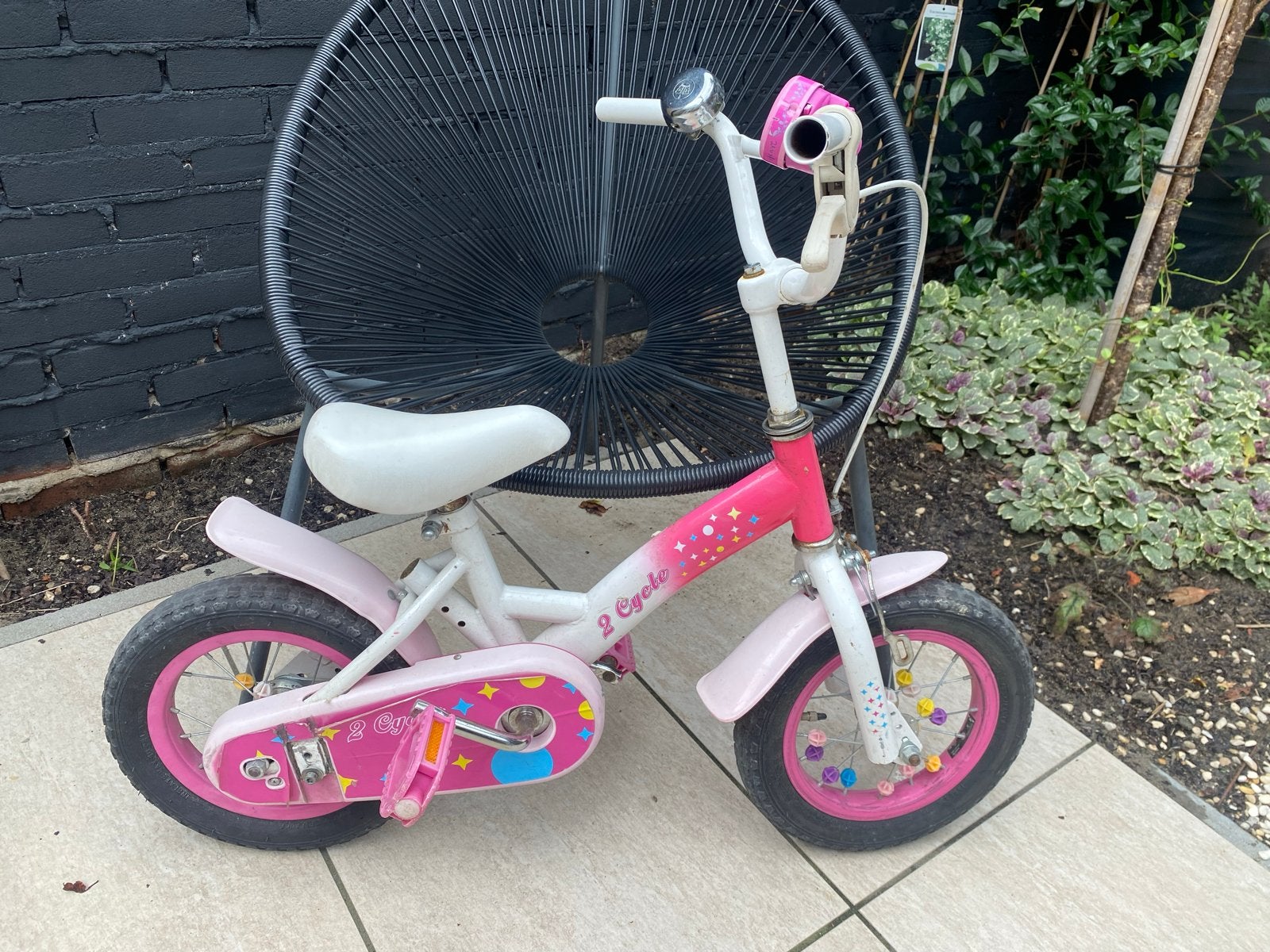 Roze kinderfiets 2 Cycle met duwstang, Ophalen, Zijwieltjes, Gebruikt, Velgrem