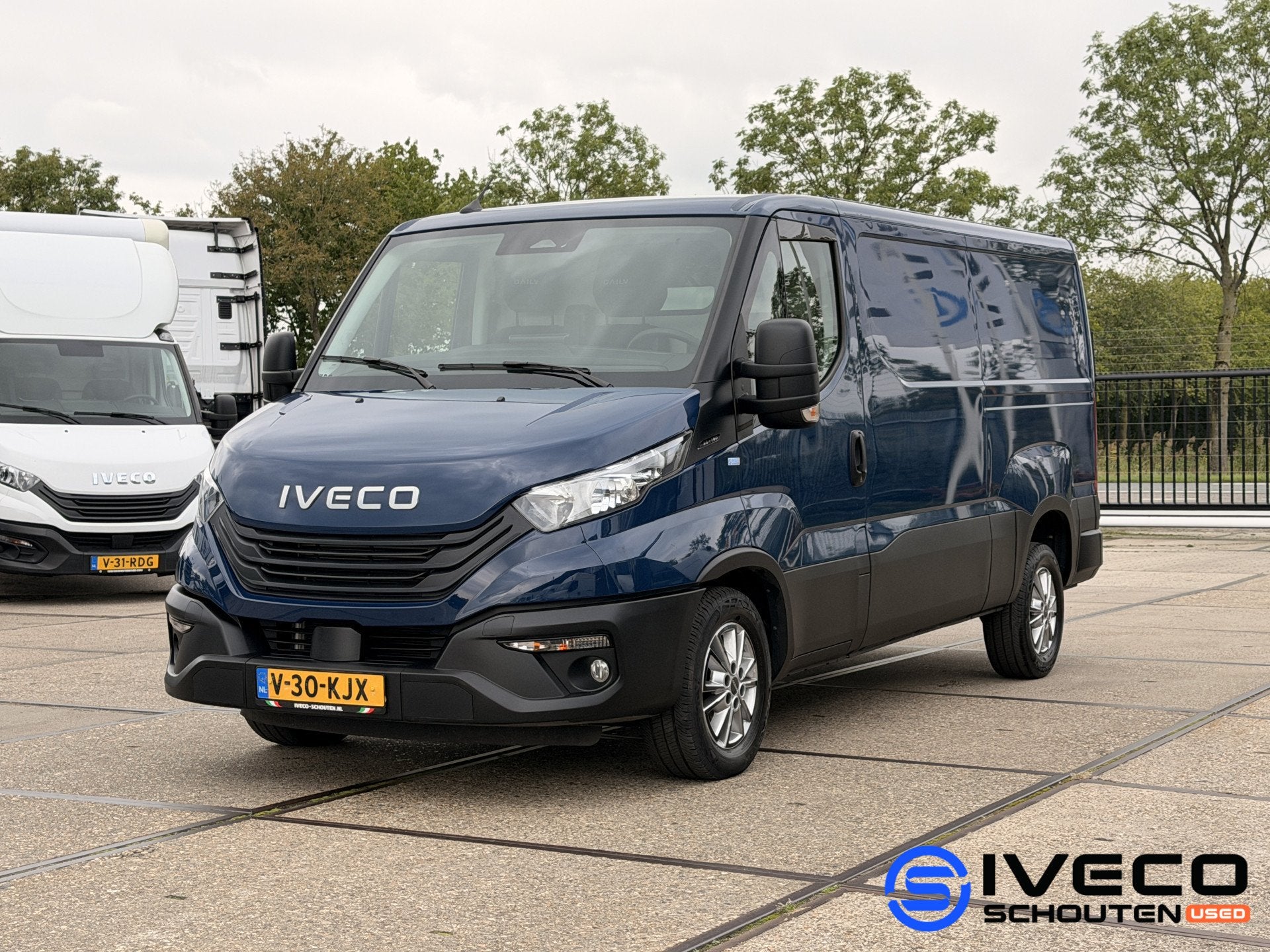 Iveco Daily 35S16V 2.3L 160pk | L2H1 W3520 | Handgeschakeld, Gebruikt, Euro 6, Iveco, Blauw