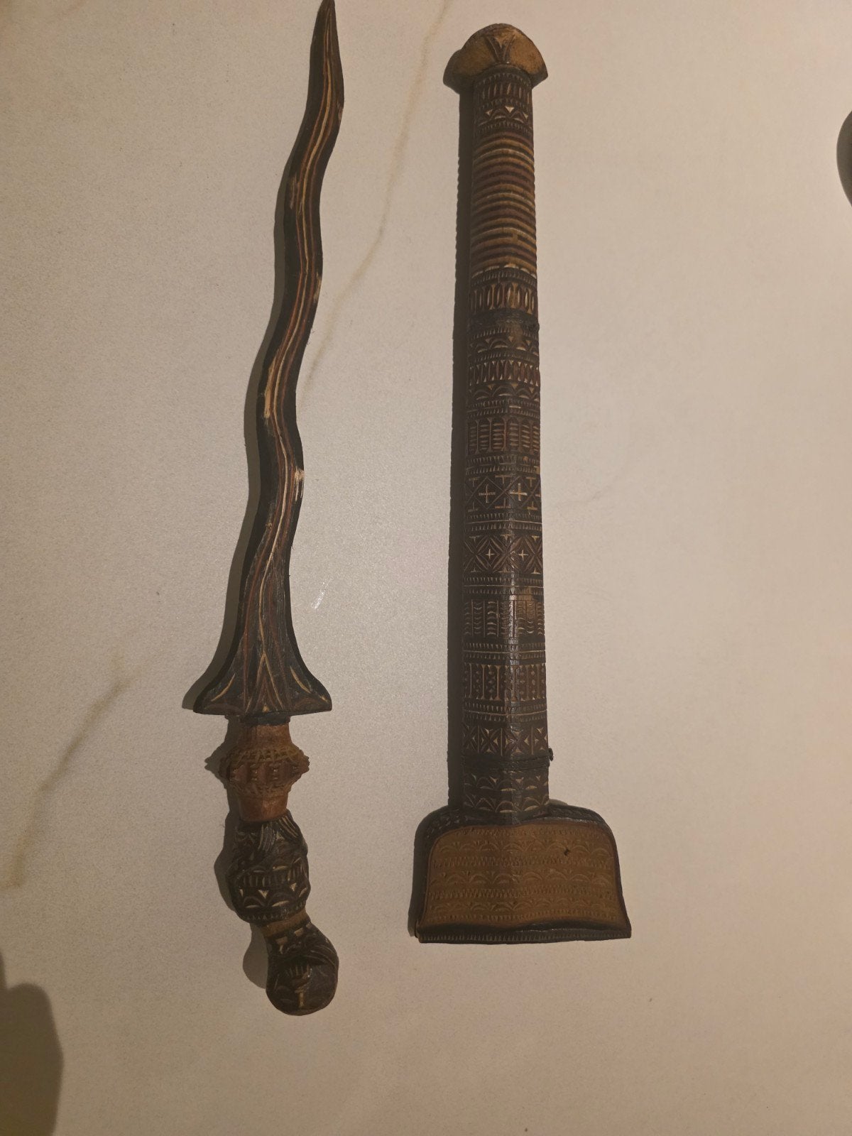 Bijzondere Javaanse Kris (Keris) met Houtsnijwerk, Antiek en Kunst, Gesneden, Indonesië, Ophalen, Hout